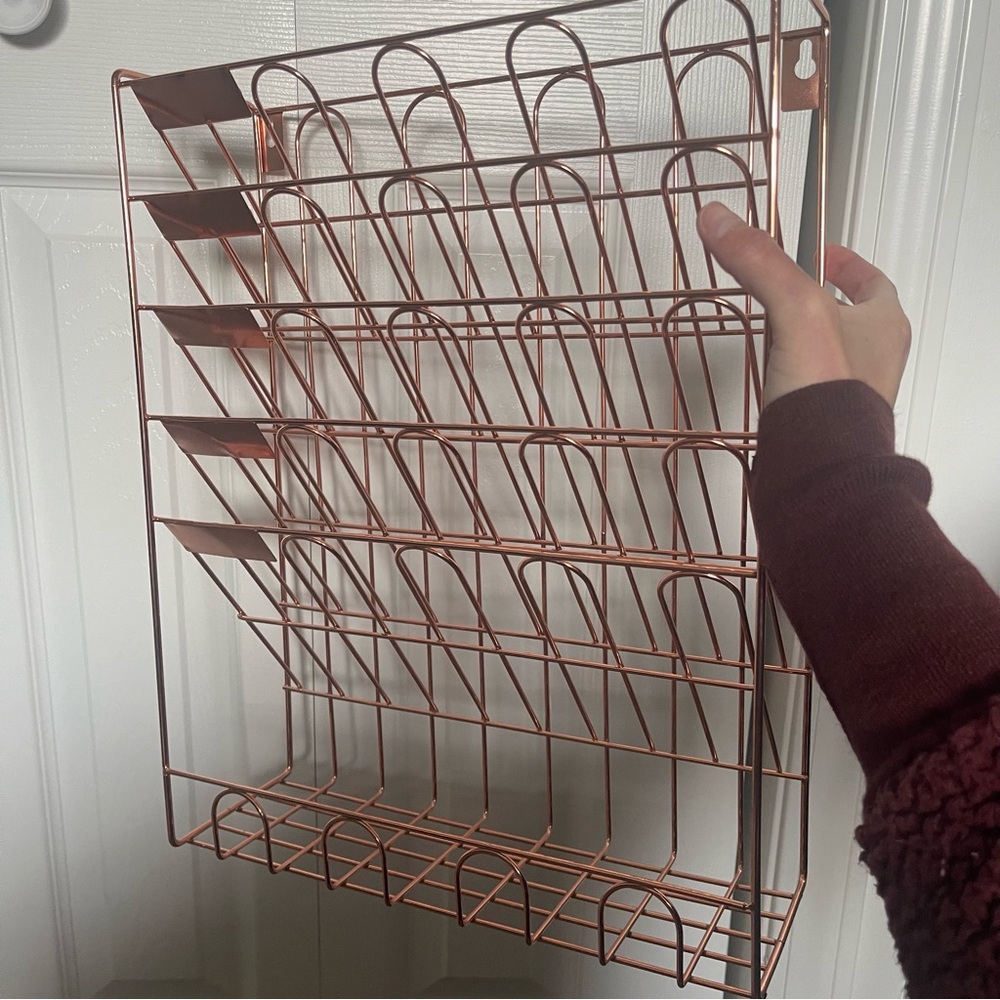Elegant Copper/Rose Gold Wire Wall Organizer